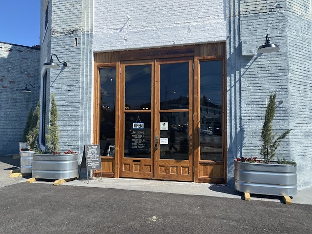 7th Street Salvage - Architectural Salvage Warehouse photo 1