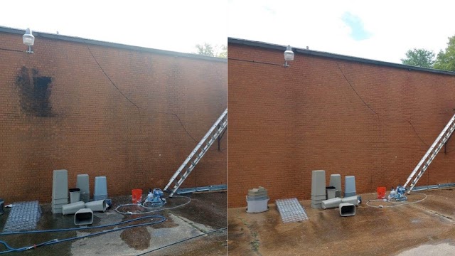 A's Pressure Washing photo 2