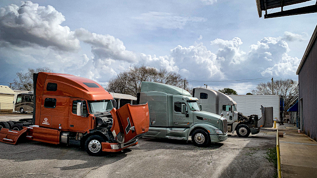 AL Trucking & Services photo 1