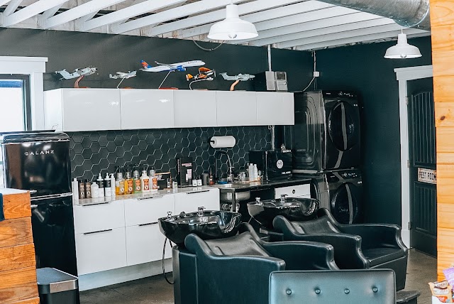 AV8 Barber photo 1