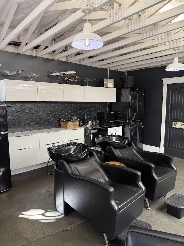 AV8 Barber photo 3