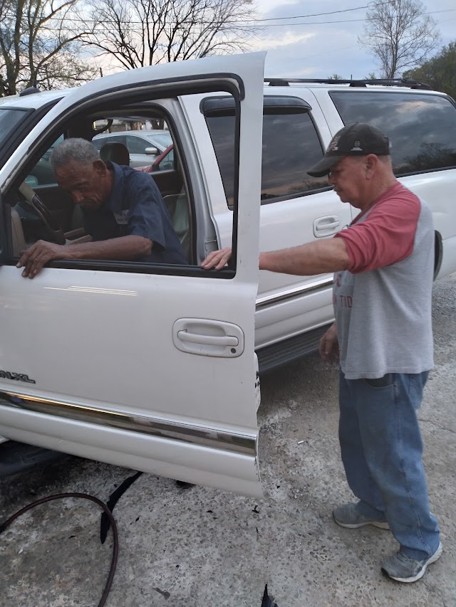 B And H Auto Repair photo 3