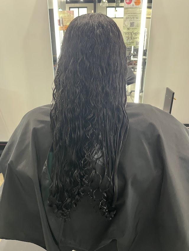 B. Monroe Salon Macon photo 2