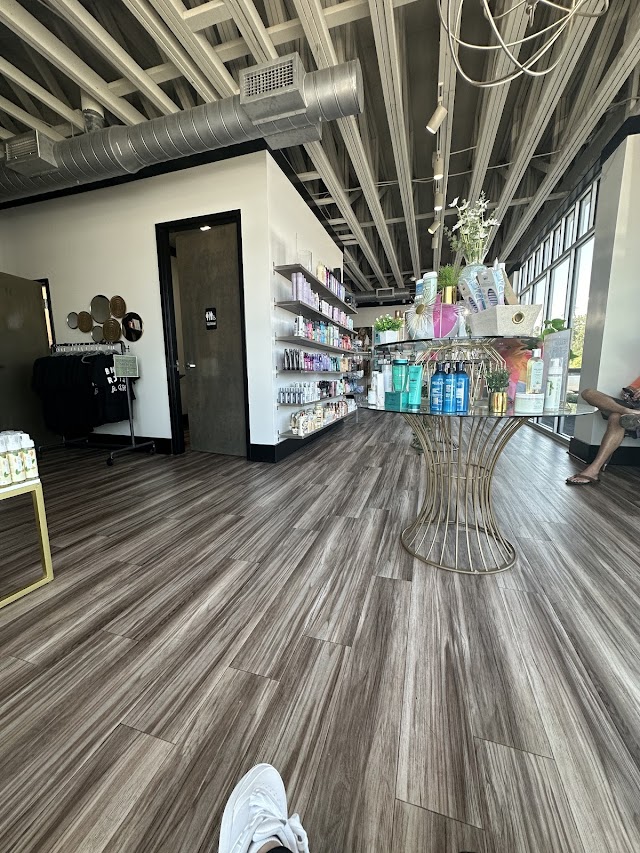 B. Monroe Salon Warner Robins photo 2