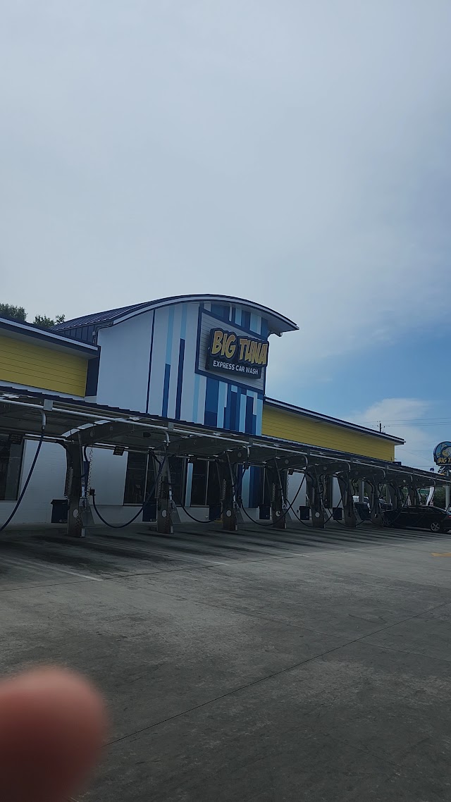 Big Tuna Express Car Wash photo 3