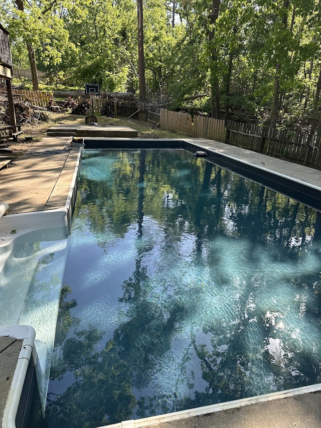 Big Wave Pool & Patio photo 2