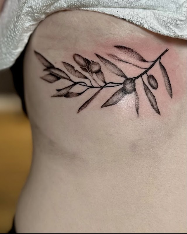 Black Hearts Tattoo and Body Piercing photo 4