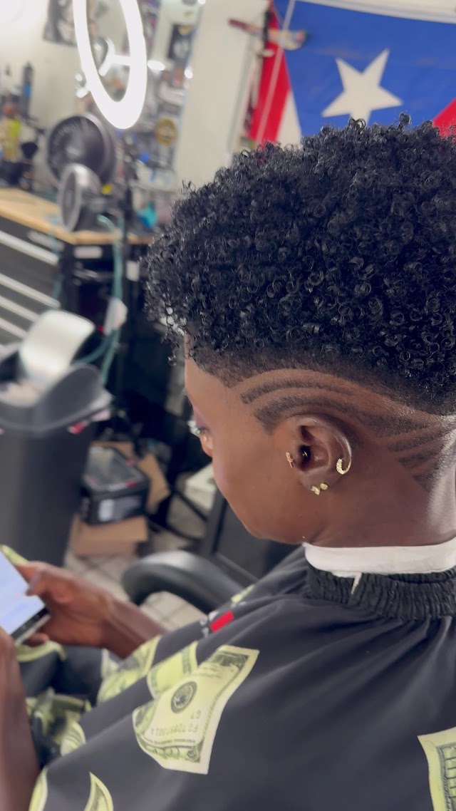 Bladez 2.0 Barbershop photo 3