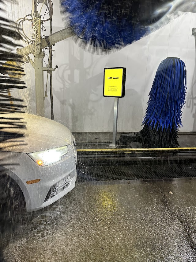 Bubbles Express Car Wash photo 4