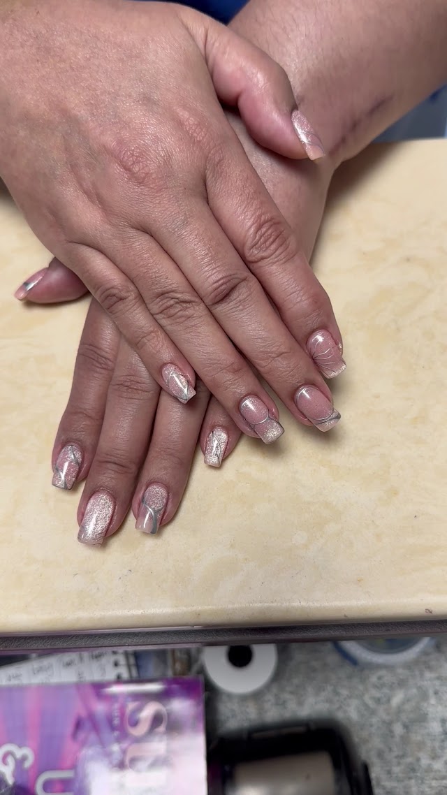 California Nails photo 3
