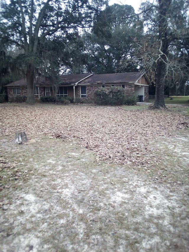 Capricorn Lawn Care