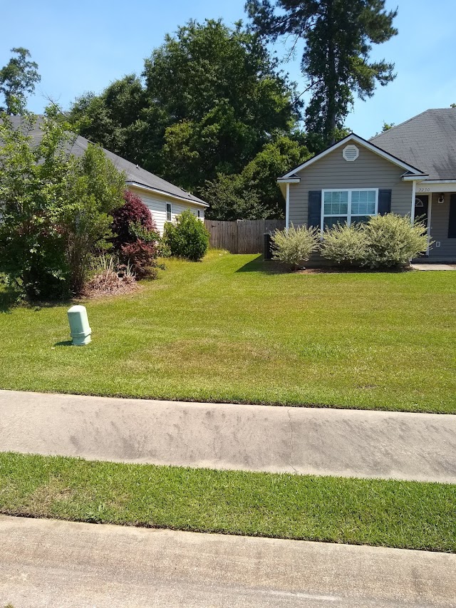 Capricorn Lawn Care photo 2