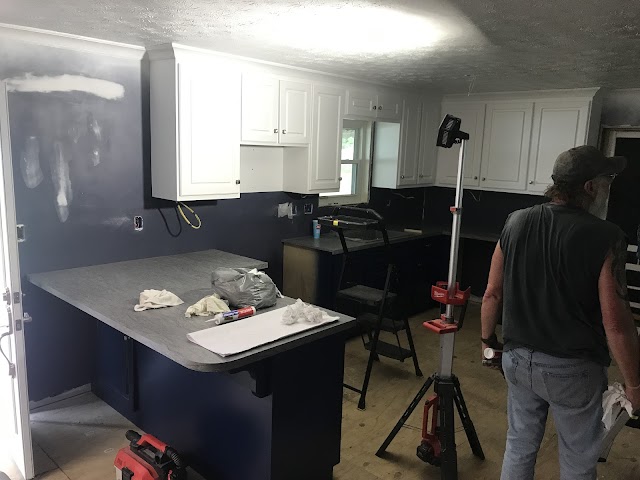 Carey's Custom Cabinet's