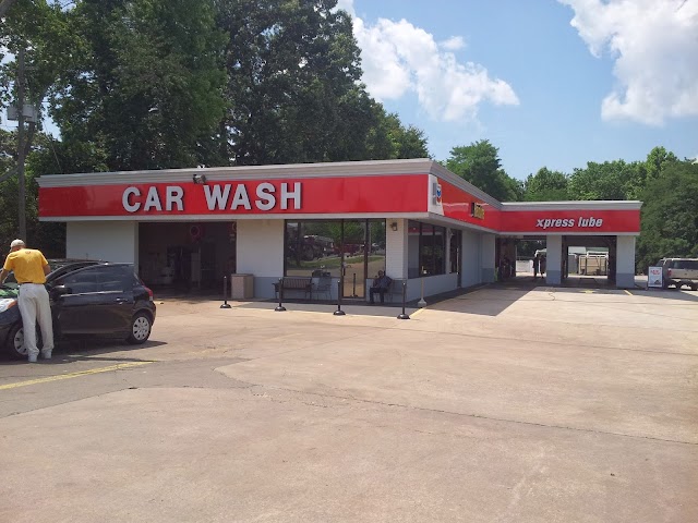 Club Corners Car Wash photo 2