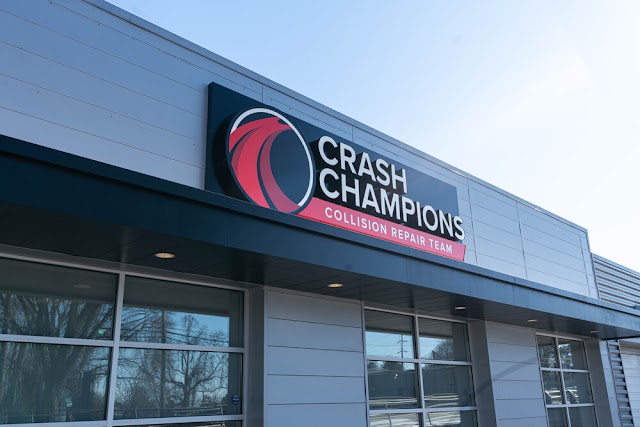 Crash Champions Collision Repair Howell Mill photo 3