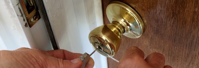 Dee Locksmith photo 4