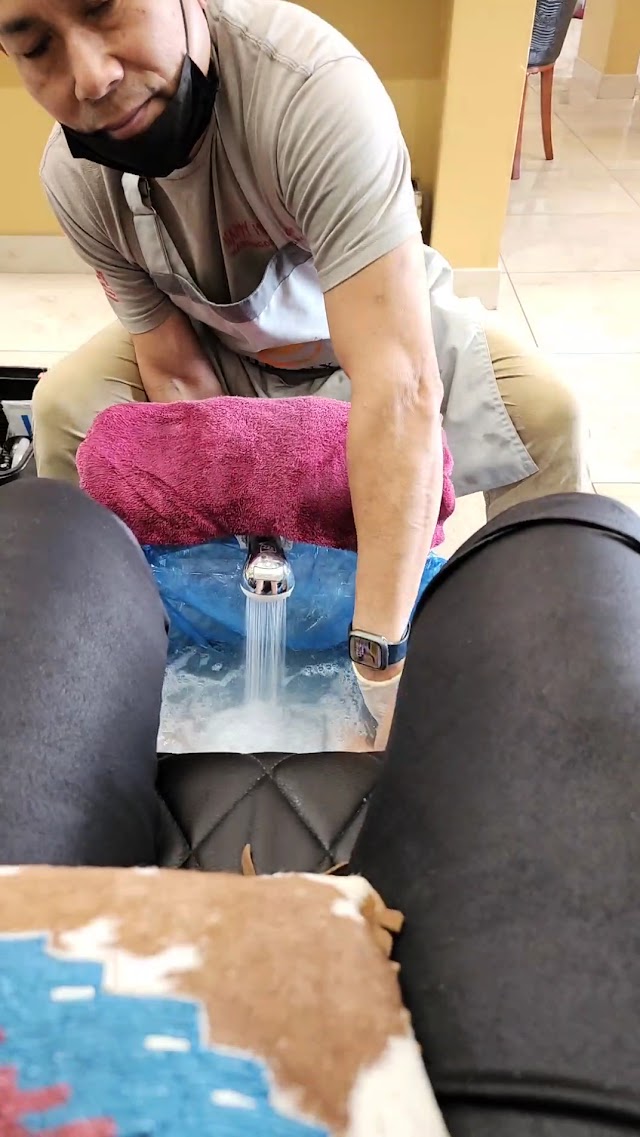 Deluxe Nails & Spa photo 3