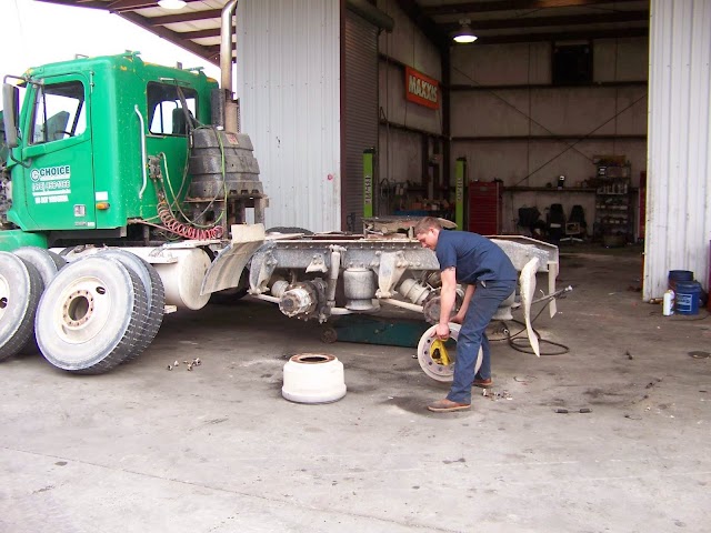 Diesel Engine And Equipment Repair. Limrick Truck photo 2
