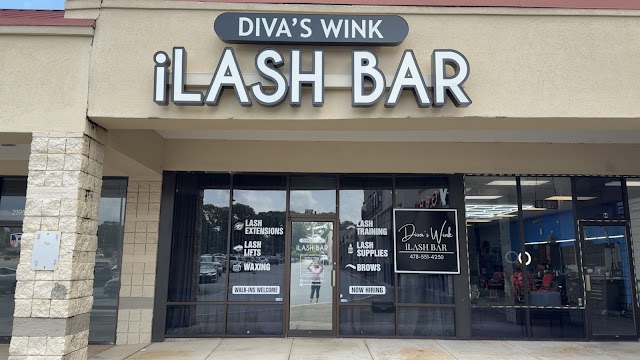 Diva's Wink photo 3