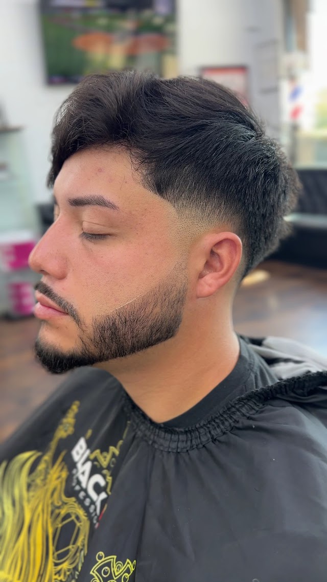 Dominican sports Barbershop photo 3