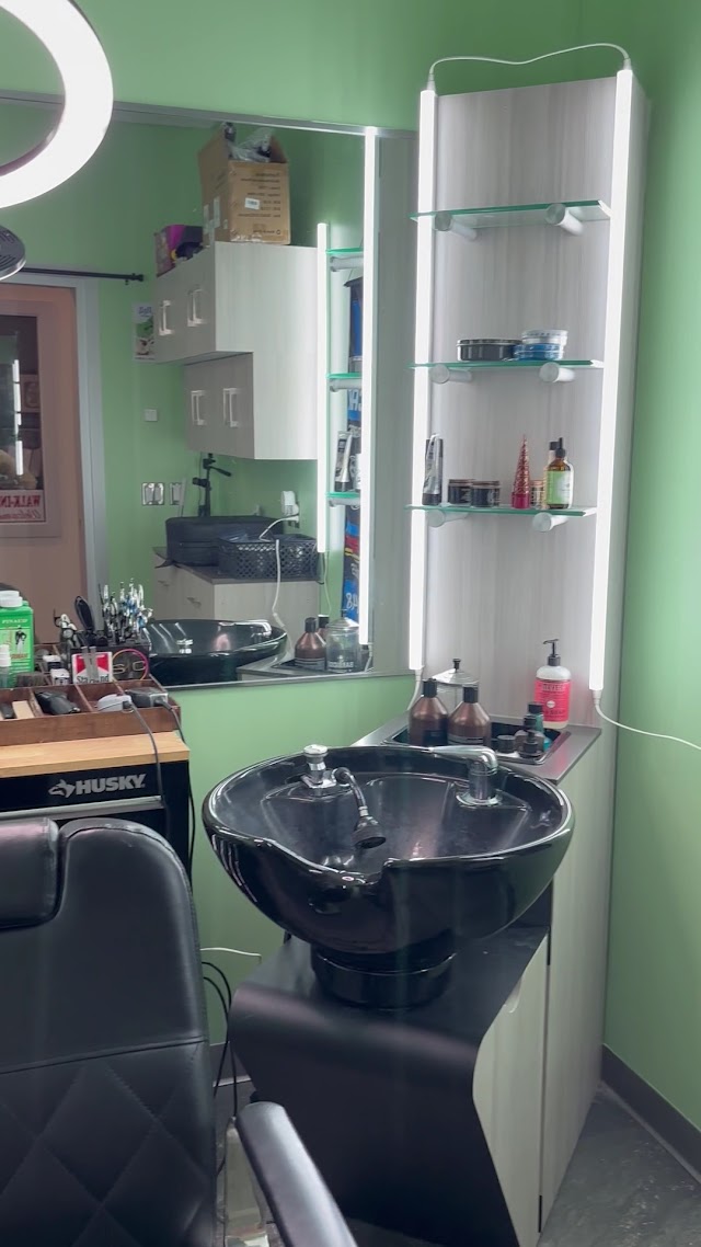 DR the Barber photo 4