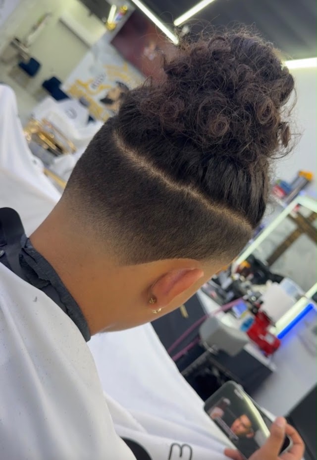 Elegance & Style Barber Lounge - Savannah Ga. photo 2