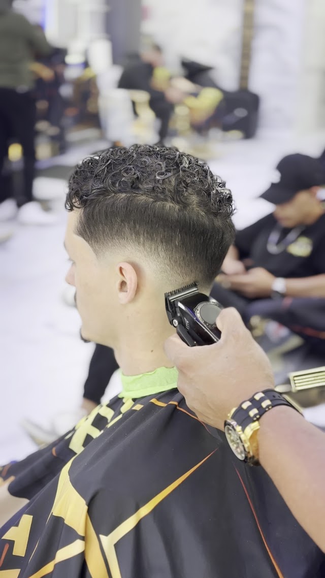 Elegance & Style Barber Lounge - Savannah Ga. photo 3