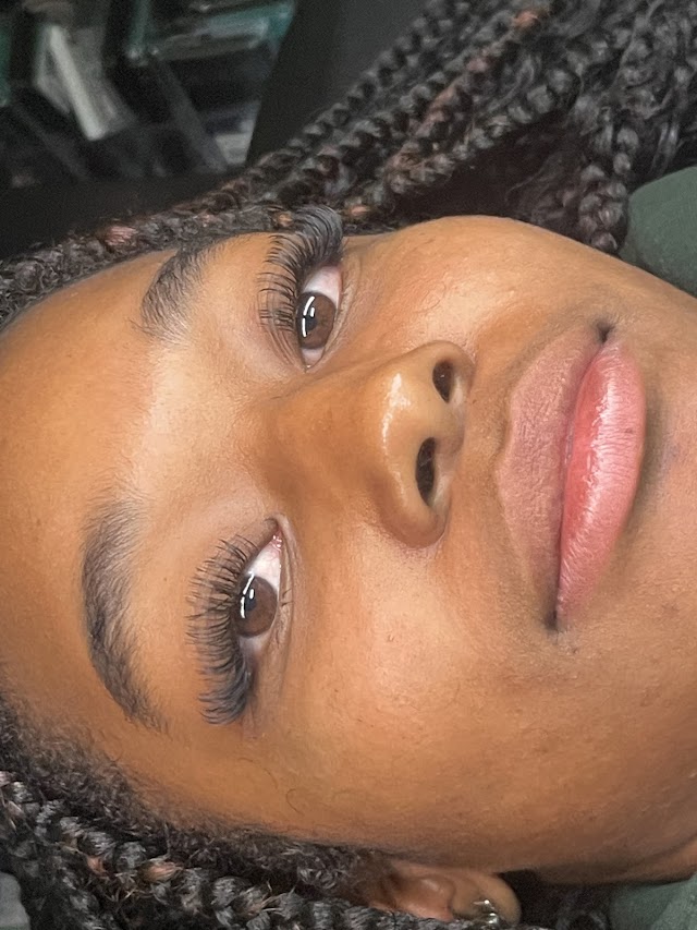 Elite Lashes photo 2