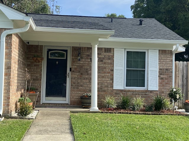 Elliott's Seamless Gutter Pros photo 4