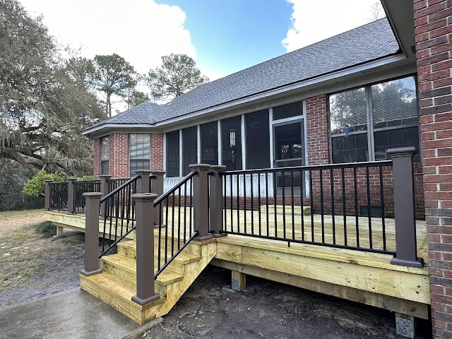 ER Fence & Decking photo 3