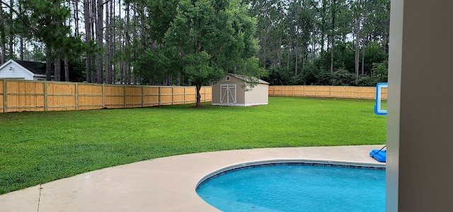 ER Fence & Decking photo 4
