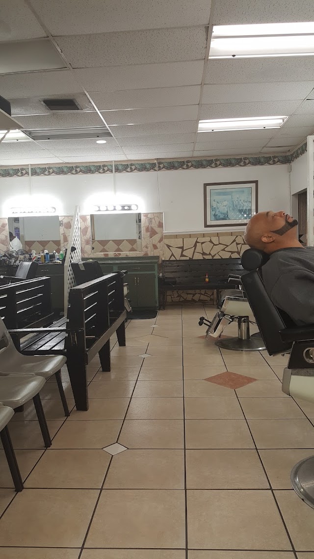 Exclusive Cuts Barber Shop photo 4