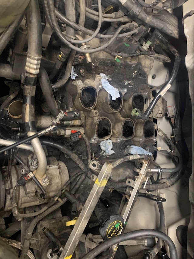 Exotic Service Center Oil Change , Brake Service, Repairs & Tires photo 2