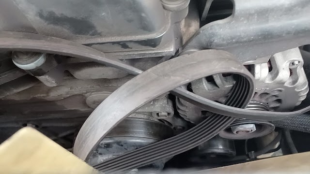 Express Oil Change & Tire Engineers photo 3