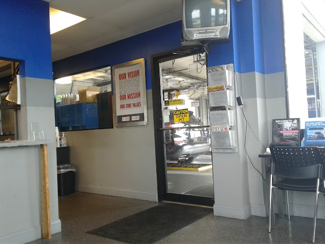 Express Oil Change & Tire Engineers photo 2