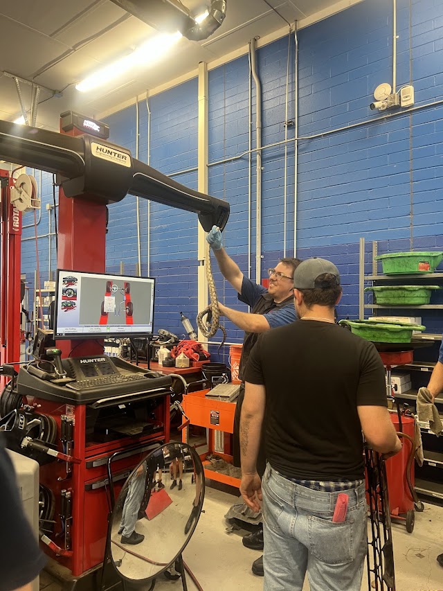 Express Oil Change & Tire Engineers photo 2