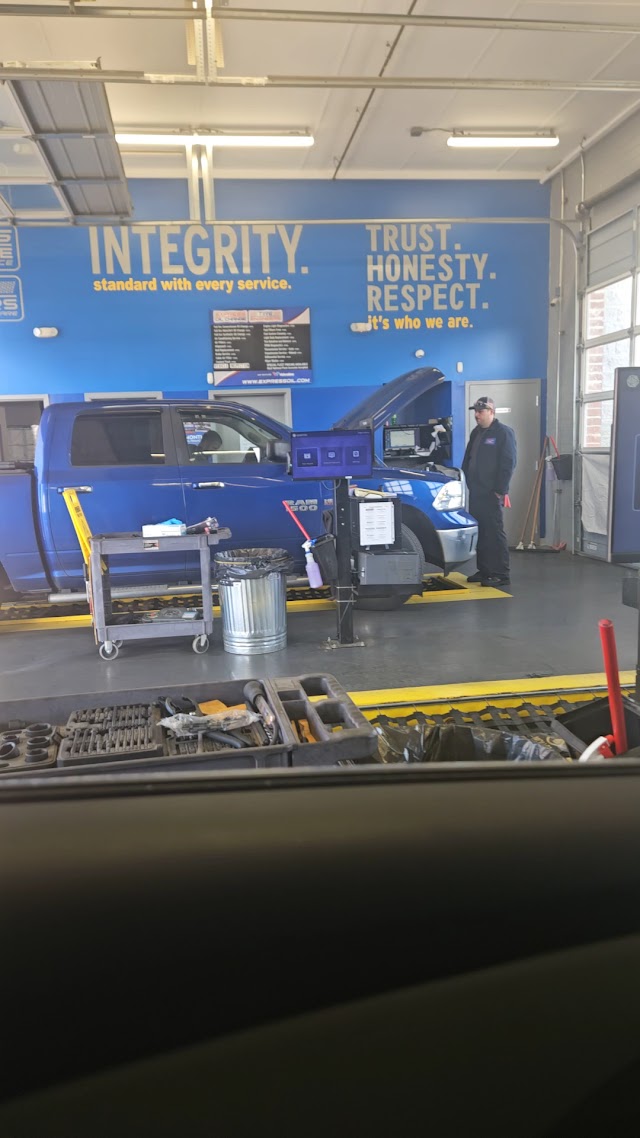 Express Oil Change & Tire Engineers photo 3
