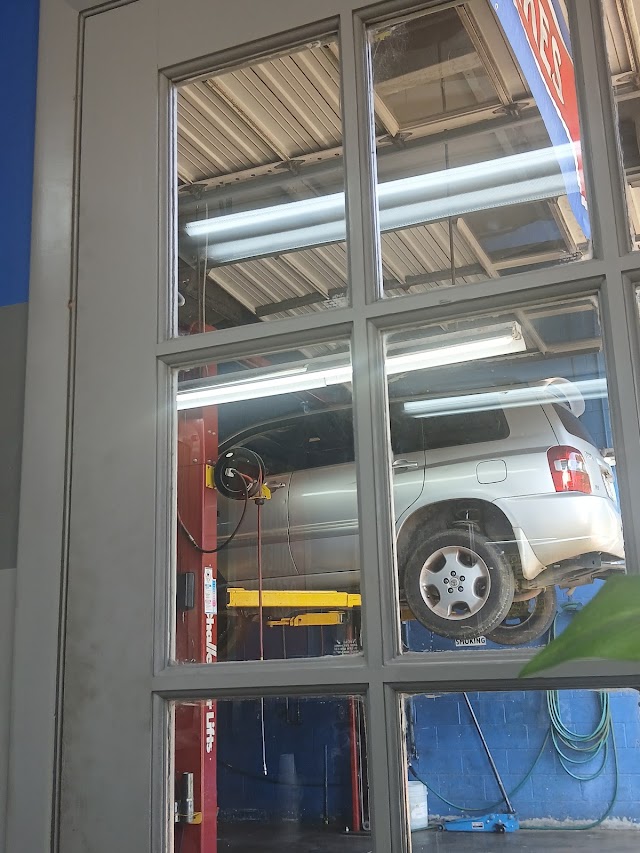 Express Oil Change & Tire Engineers photo 2