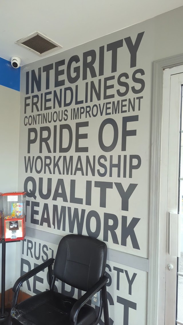 Express Oil Change & Tire Engineers photo 3