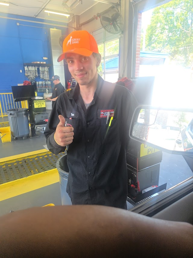 Express Oil Change & Tire Engineers photo 2