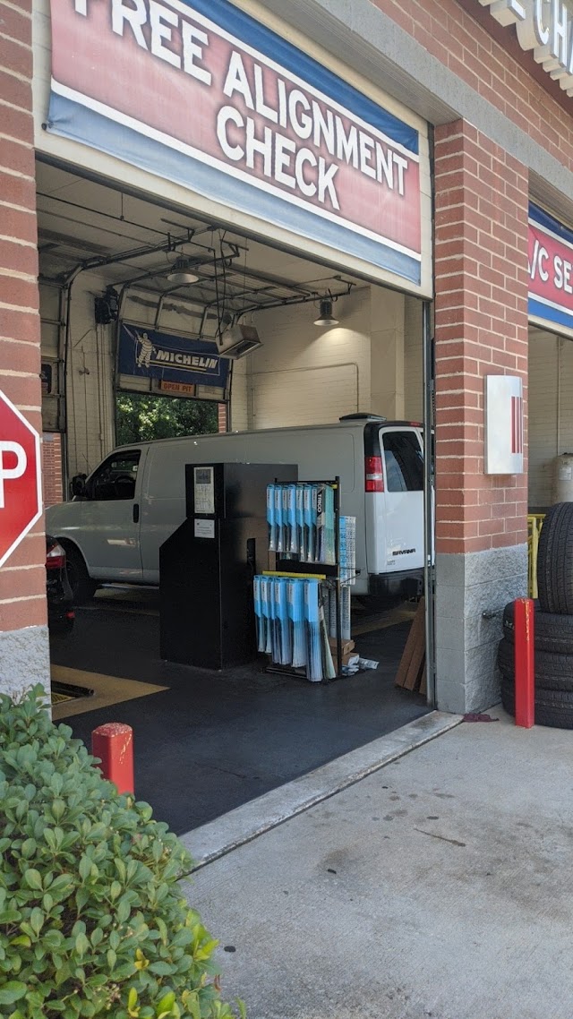 Express Oil Change & Tire Engineers photo 3