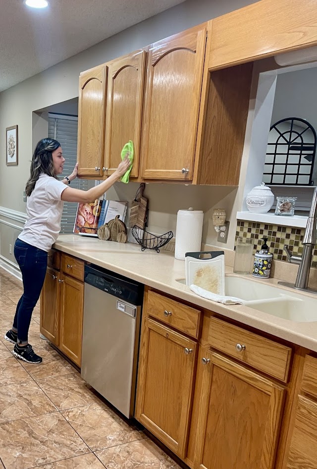 Favi's Cleaning Services photo 3