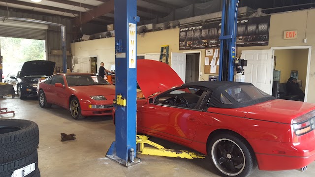 Foreign & Domestic Autocare: Nissan Z Car Specialists photo 3