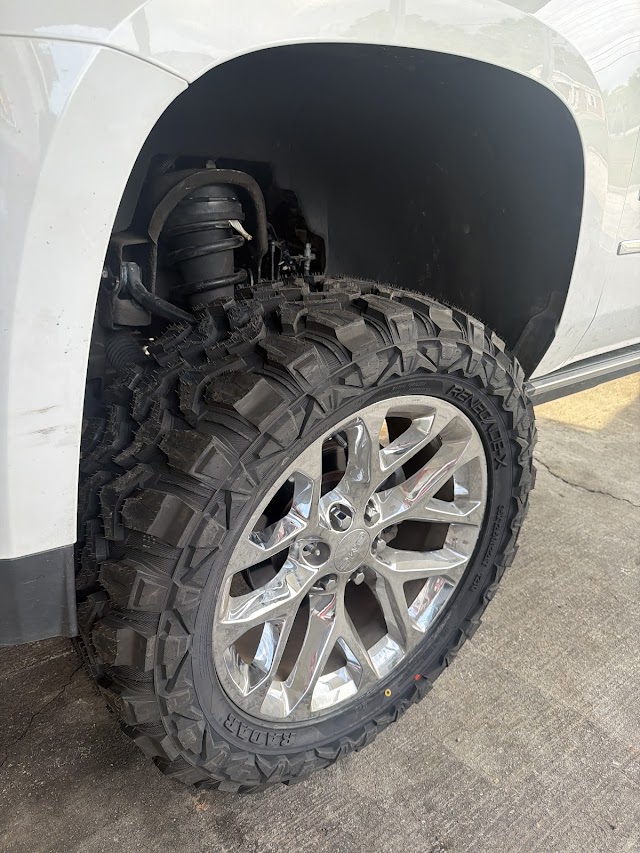 Friends Auto & Tire and mobile tire service 24 hours photo 2