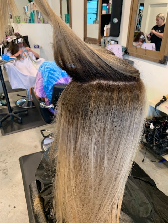 Fringe Salon of Huntsville photo 4