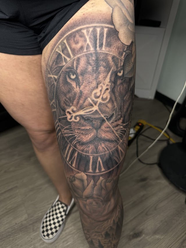 Fringe Tattoo Studio