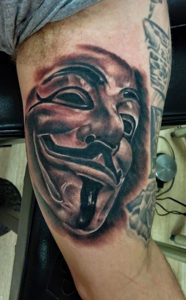 Full Moon Tattoo photo 4