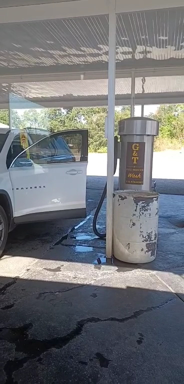 G & T Full Service Wash photo 2