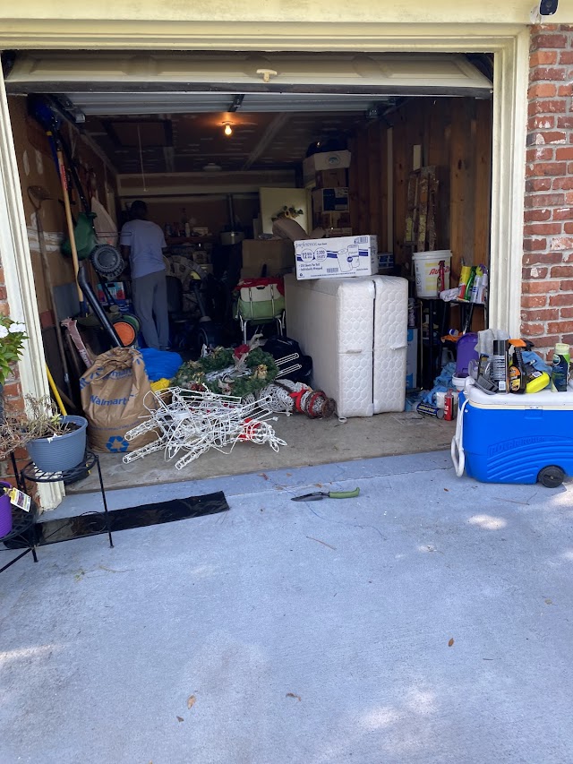 GG JUNK REMOVAL photo 2