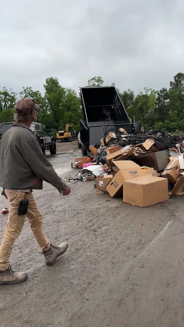 GG JUNK REMOVAL photo 3